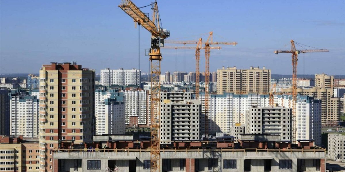Застройщики заморозили проекты в 10 крупнейших городах РФ: итоги 2025 года Застройщики заморозили проекты в 10 крупнейших городах РФ: итоги 2025 года